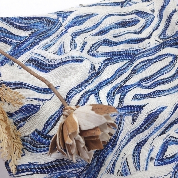 WORTH Blue White Patterned Embroidered Skirt Sz 8 - Picture 4 of 12